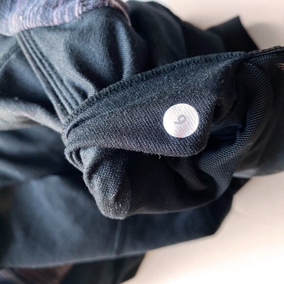 Lululemon Women's Scoop Neck Racerback Tank Top Size 6 Black/Gray - Picture 2 of 6